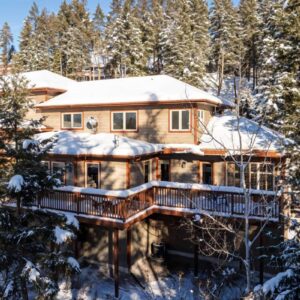 Whitefish_Private_Mountain_Home_Exterior_in_Winter