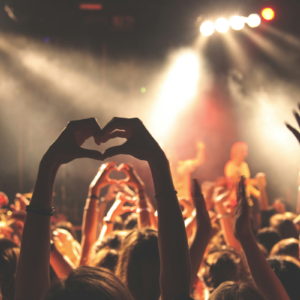 heart hands at show